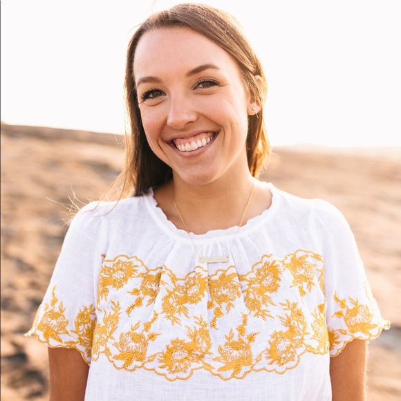 Meet your Posher, Nicole - Picture 1 of 1